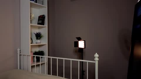 tara_renn online show from February 9, 2025, 4:50 pm