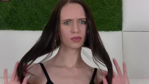 taraharriss online show from May 19, 2026, 12:44 pm