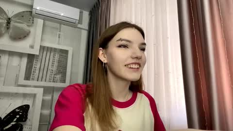 Mia online show from March 1, 2026, 9:22 am