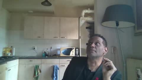 Genaro Thode online show from February 4, 2025, 1:38 pm