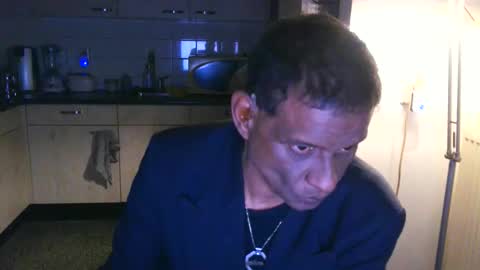 Genaro Thode online show from May 22, 2026, 10:04 pm