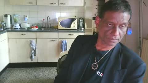 Genaro Thode online show from May 23, 2026, 2:54 pm
