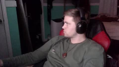 tarus333 online show from November 11, 2025, 3:06 am