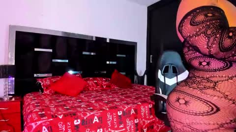 tashasant online show from October 18, 2025, 11:38 pm