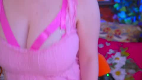 Vivian  Clark online show from May 11, 2026, 6:52 am