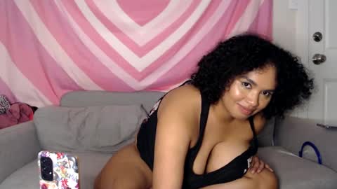 Snapshot of tasteekitty chatting on January 6, 2025, 10:46 am Tastee Kitty online show from January 6, 2025, 10:46 am