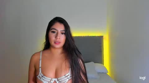 Tatiana online show from May 19, 2026, 1:56 am