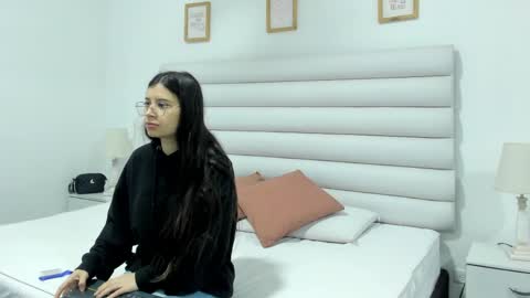 tatiana_arboleda online show from March 31, 2026, 3:41 am