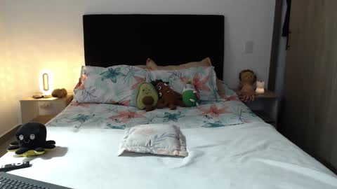 tatiana_monteros online show from April 16, 2026, 10:49 am