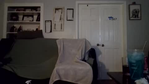 Im always the first option  online show from March 1, 2026, 7:21 am