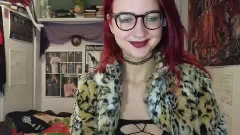 Tatiana online show from November 9, 2025, 6:39 pm