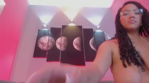 Snapshot of tatii_moon chatting on February 15, 2025, 9:49 am Tati online show from February 15, 2025, 9:49 am