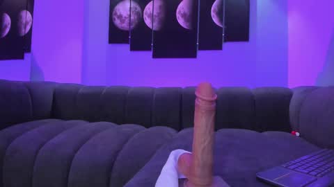 Snapshot of tatii_moon chatting on February 23, 2025, 6:49 am Tati online show from February 23, 2025, 6:49 am