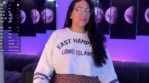 Snapshot of tatii_moon chatting on February 26, 2025, 3:53 am Tati online show from February 26, 2025, 3:53 am