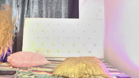 tatix online show from April 10, 2026, 6:01 pm