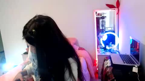 tatto_smoke_couple online show from February 8, 2026, 2:37 am
