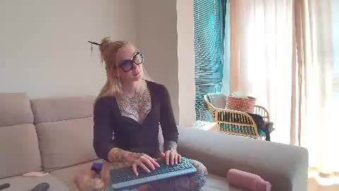 Snapshot of tattoobbgirl chatting on June 10, 2026, 2:16 pm tattoobbgirl online show from June 10, 2026, 2:16 pm