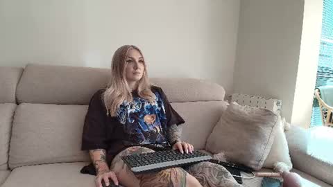 Snapshot of tattoobbgirl chatting on July 11, 2026, 3:37 pm tattoobbgirl online show from July 11, 2026, 3:37 pm