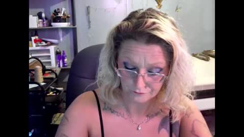 Snapshot of tattooeddirtyteacher chatting on January 24, 2025, 6:04 pm Lisa Lovely online show from January 24, 2025, 6:04 pm