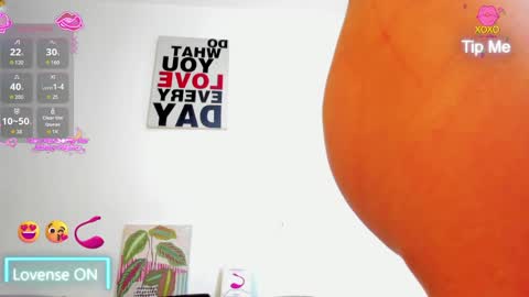 Tatoo foxx online show from March 29, 2026, 1:44 pm