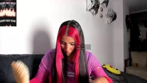 Tatiana Gomez online show from January 19, 2026, 3:32 am