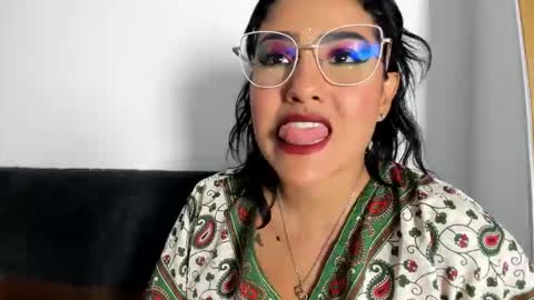 Tatiana Gomez online show from May 19, 2026, 3:35 am