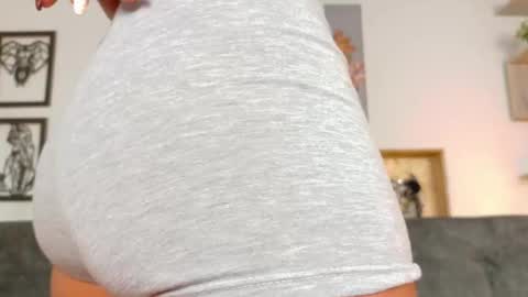 Taty Miller online show from November 14, 2025, 9:02 pm