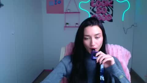 Taya online show from November 19, 2025, 6:35 am