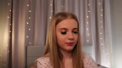 Snapshot of tayelin chatting on May 15, 2026, 5:09 pm Taya online show from May 15, 2026, 5:09 pm