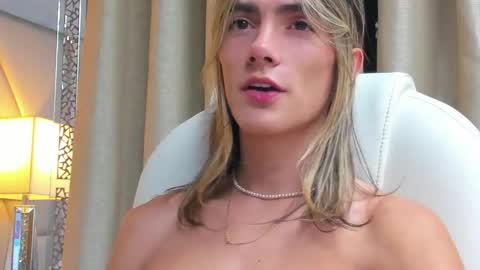 tayler_swift1 online show from February 5, 2025, 7:29 am