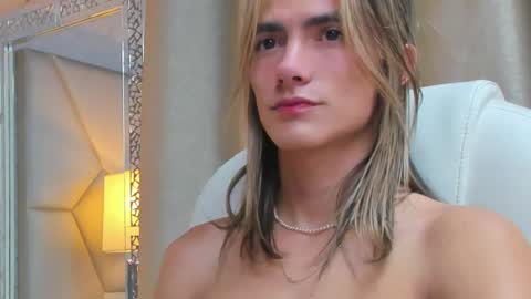 tayler_swift1 online show from March 2, 2025, 3:59 pm