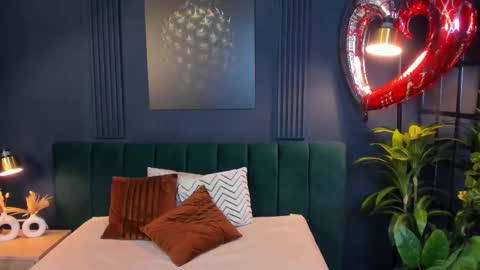 Taylor Bennet online show from February 27, 2025, 12:13 pm