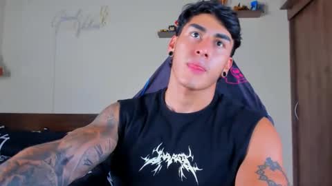 taylor_mclane1 online show from April 27, 2026, 6:39 pm