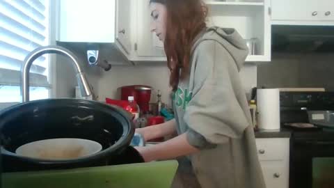 taylorslay online show from December 22, 2025, 5:10 pm