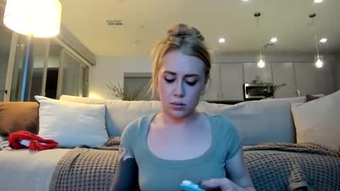 Taylor Rae online show from February 6, 2026, 3:22 am