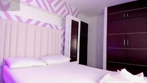 Tayra horny for you online show from April 16, 2026, 3:29 am