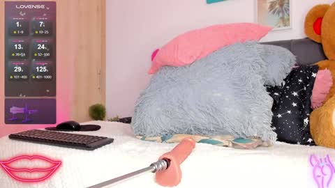  TAYSSA  ONLINE FROM 0630 PM - 1130 PM COLOMBIAN HOUR online show from February 5, 2025, 3:02 am