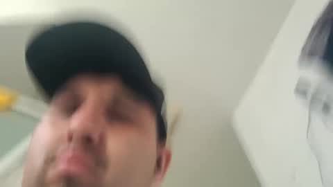 Snapshot of tboy833 chatting on September 25, 2025, 4:00 pm Luis online show from September 25, 2025, 4:00 pm