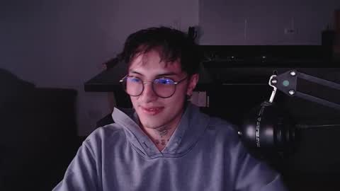 Teo independent model online show from March 19, 2026, 2:59 am