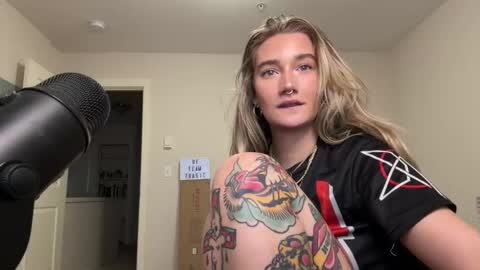 Katy online show from September 27, 2025, 2:05 am