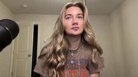 Katy online show from October 4, 2025, 1:36 am