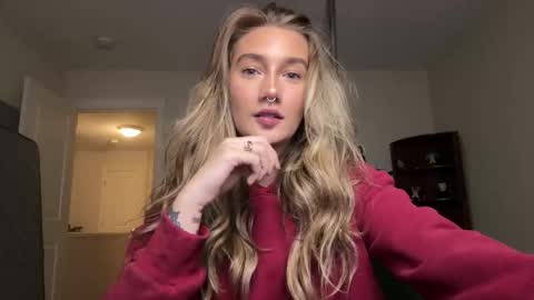 Katy online show from November 11, 2025, 1:38 am