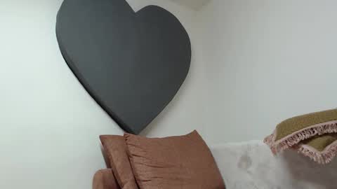 ALICIA--- online show from April 5, 2026, 5:26 am