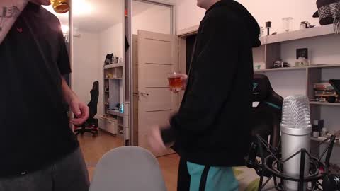 Teddy online show from December 9, 2024, 4:37 pm