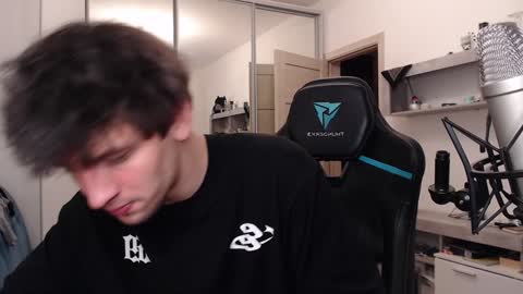 Teddy online show from December 13, 2024, 6:16 pm