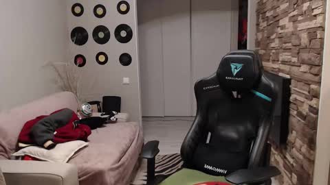 Teddy online show from November 29, 2025, 3:31 am