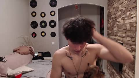 Teddy online show from December 2, 2025, 7:57 am