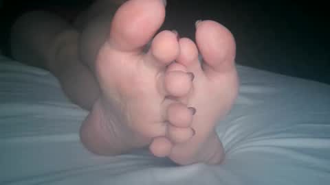 Viv West online show from November 19, 2025, 3:28 am