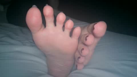 Viv West online show from November 20, 2025, 5:07 am