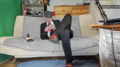 Snapshot of telepaticman chatting on February 14, 2025, 11:53 pm Virg Lszl online show from February 14, 2025, 11:53 pm